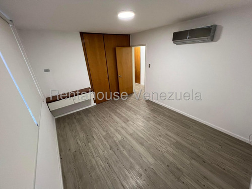 Yb Se Vende Precioso Apartamento Remodelado En Los Palos Grandes #25-21737