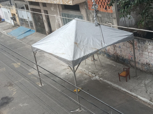 Imagem 1 de 4 de Tenda 4x4 Galvanizada