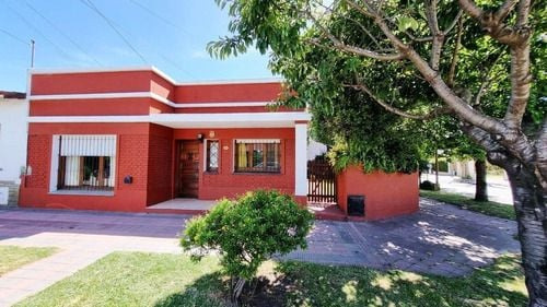 Casa  En Venta Ubicado En Miramar, Costa Atlántica, Buenos 