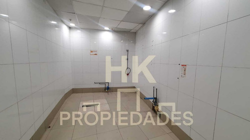 Arriendo Local Frente Apoquindo/ Uso Y Goce De Terraza