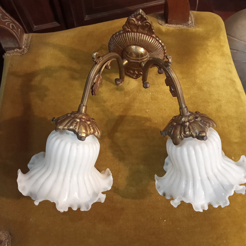 Aplique Antiguo De Pared Lampara 2 Luces Con Tulipas Frances Dorado Oscuro (Usado)