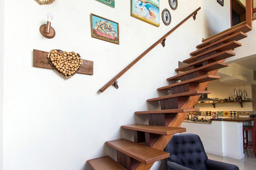 Casa Em Ponta Grossa Com 3 Dormitórios - Lu430278