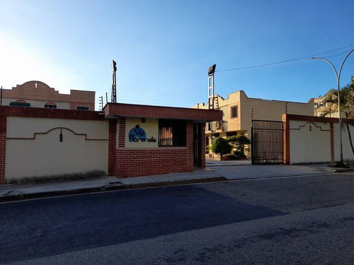 Imagen 2 de 14 de Townhouse En Venta En Tazajal-naguanagua Cod.132518