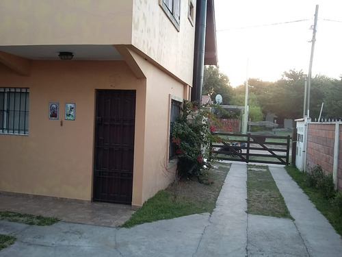 Imagen 4 de 14 de Chalet De Categoría - Calle 1 Nº 8350 Mar Del Tuyu