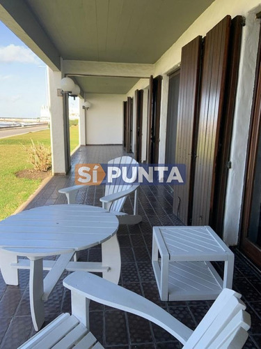 Imagen 2 de 7 de Apartamento En Playa Brava Alquilar
