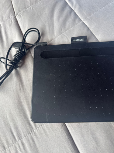Tableta Gráfica Wacom Intuos Ctl4100 Small Color Negro (Usado)