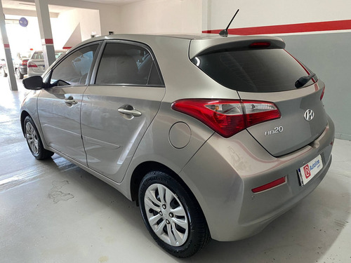 Imagem 8 de 13 de Hyundai Hb20 1.6 Comfort Plus 16v Flex 4p Manual