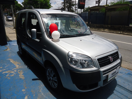 Fiat Doblo 2017 1.8 Flex 7 Lugares Prata
