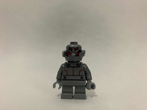 Lego Ultron Piernas Cortas Minifigura Original