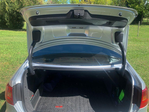 Volkswagen Vento 2013 Luxury 2.5 170hp
