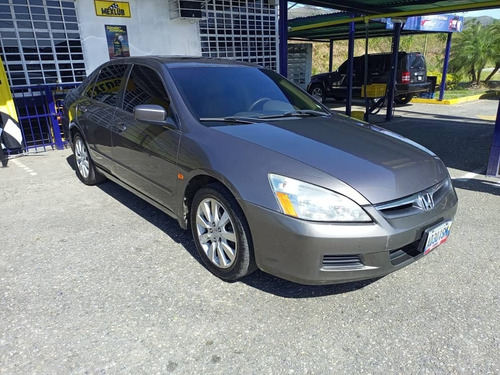 Imagen 2 de 16 de Honda Accord