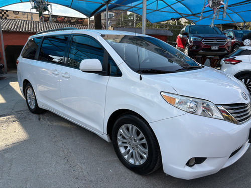Toyota Sienna Xle At