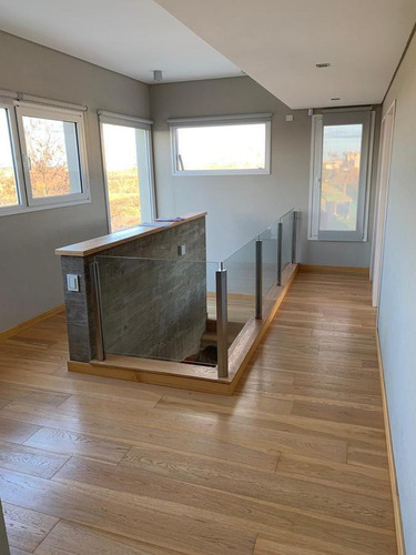 Imagen 13 de 26 de Venta Casa 8 Ambientes Con Piscina, A La Laguna En Barrio El Canton Norte, Escobar.
