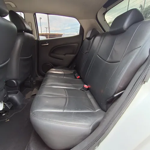 Mazda 2 At 1.5cc 2012