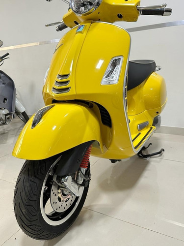 Imagen 9 de 15 de Vespa Super 300 Hpe Scooter Retro Permutas Bbva Tasa 0 %