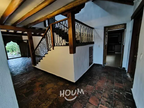 Casa En La Bajada. 5 Habitaciones, 2400 M², Id: 141852