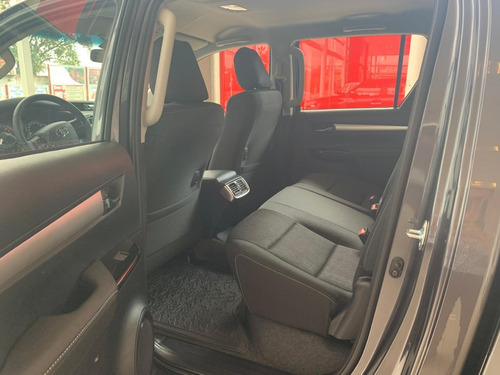 Imagen 12 de 13 de Toyota Hilux 4x2 Dx 2.4 Tdi 6mt
