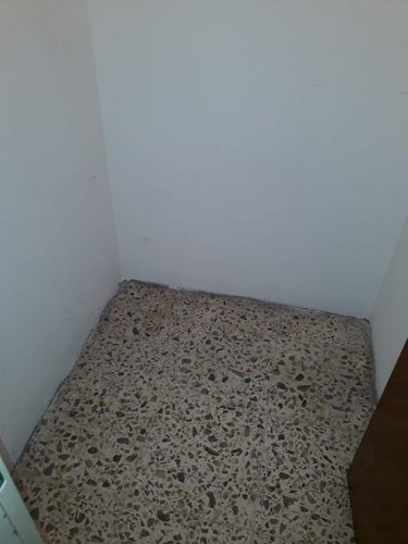 Excelente Galpón Con Vivienda. Rucci 934