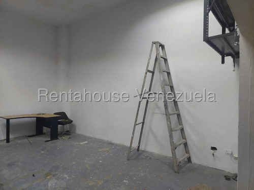 Local Comercial Para Taller Mecánico En Alquiler, Ubicado A Pie De La Calle En Los Dos Caminos Avenida Rómulo Gallegos