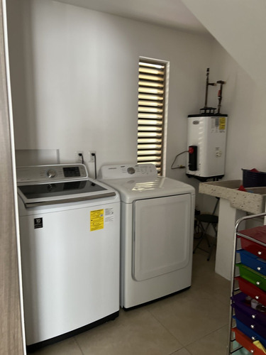 Casa En Venta En El Refugio Queretaro