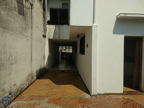 Amplo Sobrado Geminado Com 3 Dormitórios Na Vila Belmiro - V8095