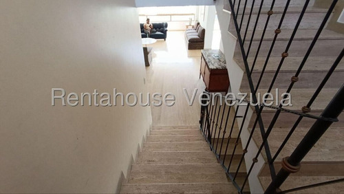 Casa En Venta En Prados Del Este Calle Cerrada Tres Niveles