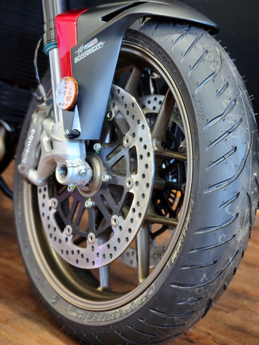 Imagen 15 de 25 de Mv Agusta Turismo Veloce Lusso Bordó