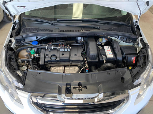 Imagen 10 de 15 de Peugeot 2008 2019 1.6 Allure