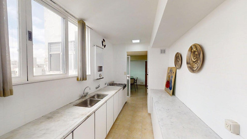 Departamento De 4 Ambientes En Venta En Flores.