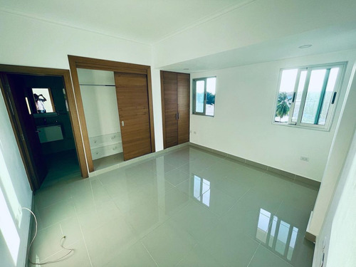 Apartamento En Alquiler En Urb. Real De 1 Habitacion