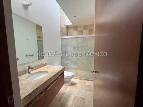 Zibatá. Venta - Casa En Esquina Con Estudio Y 3 Recámaras