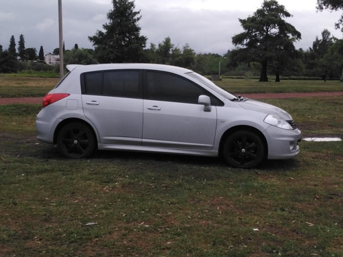 Nissan Tiida 2013 1.8 Emotion Mt