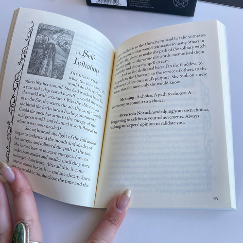 Solitary Witch Oracle - Oráculo Y Libro Original, En Stock