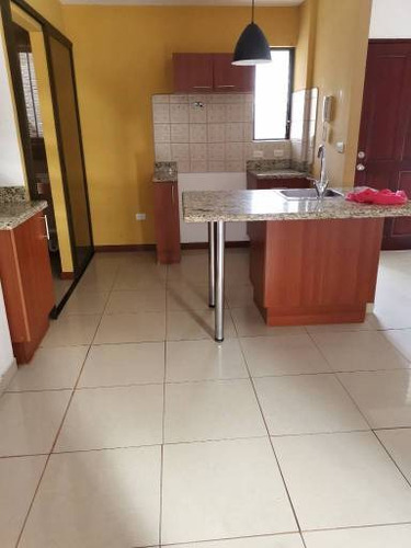Apartamento En Condominio