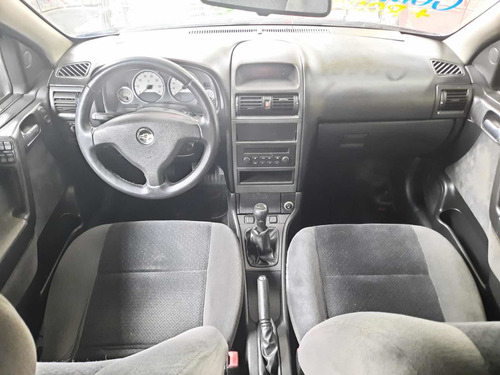 Imagem 9 de 10 de Chevrolet Astra 2006 2.0 Elegance Flex Power 5p