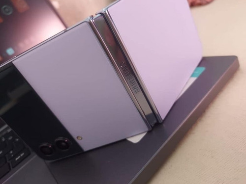 Samsung Z Flip 4 Cor Lavanda - Excelente (Recondicionado)