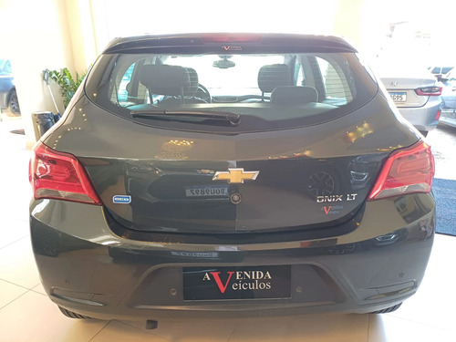 Chevrolet Onix 1.4 MPFI LT 8V FLEX 4P AUTOMÁTICO