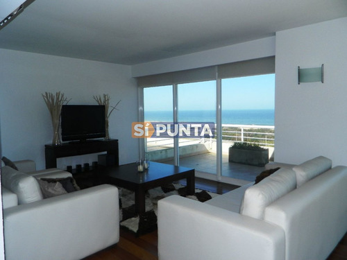 Imagen 25 de 27 de Penthouse En Playa Brava Frente Al Mar En Alquiler