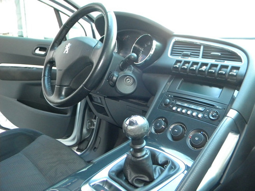 Peugeot 3008 1.6 Premium 2011