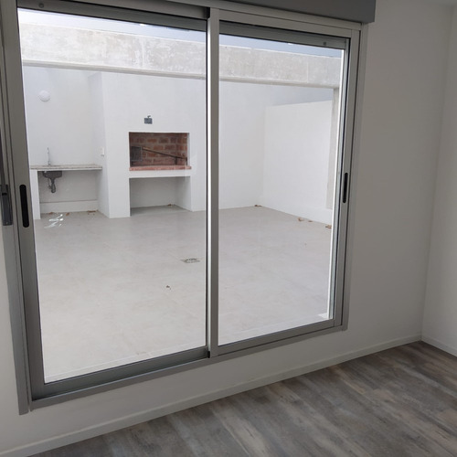 Imagen 7 de 14 de Venta Apartamento 1 Dormitorio Con Patio. Parrillero, Centro