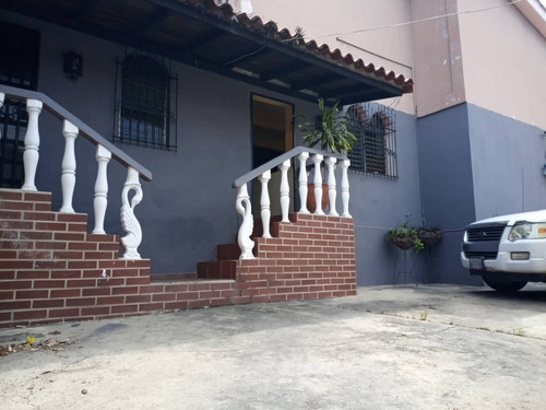 Venta De Casa En Almarriera A Orilla De Calle, Conjunto Cerrado. Cabudare Rpaiva