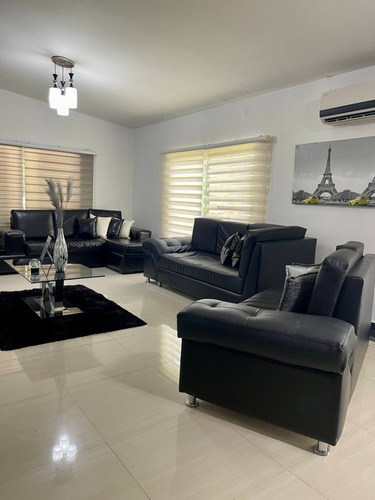Inmocity Inmobiliaria Vende Hermosa Y Amplia Casa Ubicada En La Prolongacion De La Calle El Piñal, El Limon Municipio