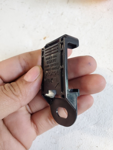 Base Soporte Sensor De Estacionamiento Toyota 89348-33090 (Usado)