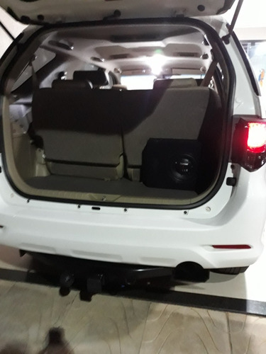 Imagem 1 de 10 de Toyota Sw4 2015 3.0 Srv 7l 4x4 Aut. 5p