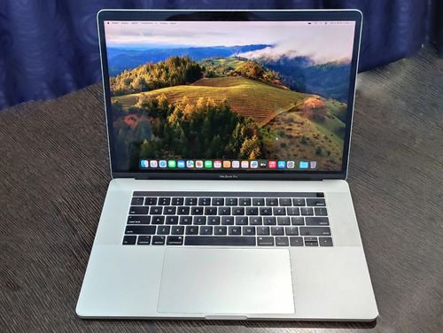 Macbook Pro (15 Inch 2018) Negociable