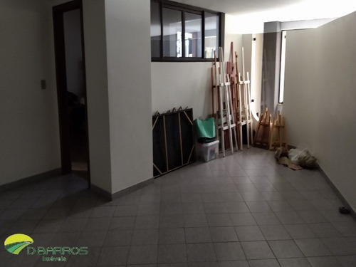 Imagem 21 de 23 de Excelente Apto De Alto Padrão No Centro - Laminado - Arm. Planejado Para Os Dorms, Coz., Banh., E Lavanderia - Andar Alto. - 4573 - 34354963