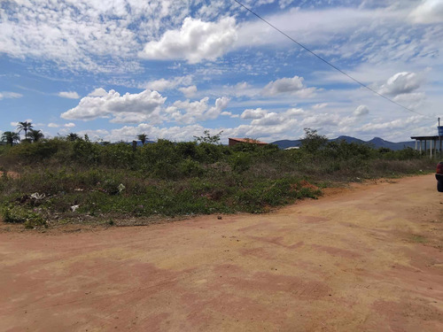 Vende-se Dois Terrenos De 1mil Metros Quadrados 20x50.