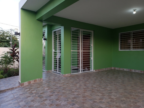 Elegante Y Confortable Casa En Venta, Proximo Al Puente Stgo