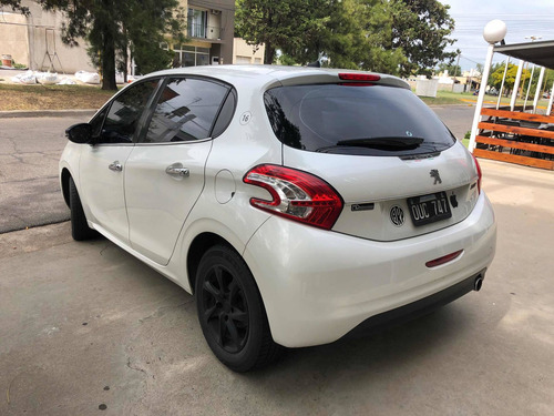 Peugeot 208 1.5 Allure Touchscreen 2015