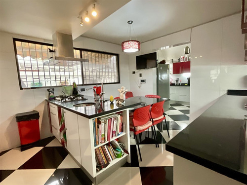 Casa En Venta Sin Comisión De 7 Dorm. En Las Condes